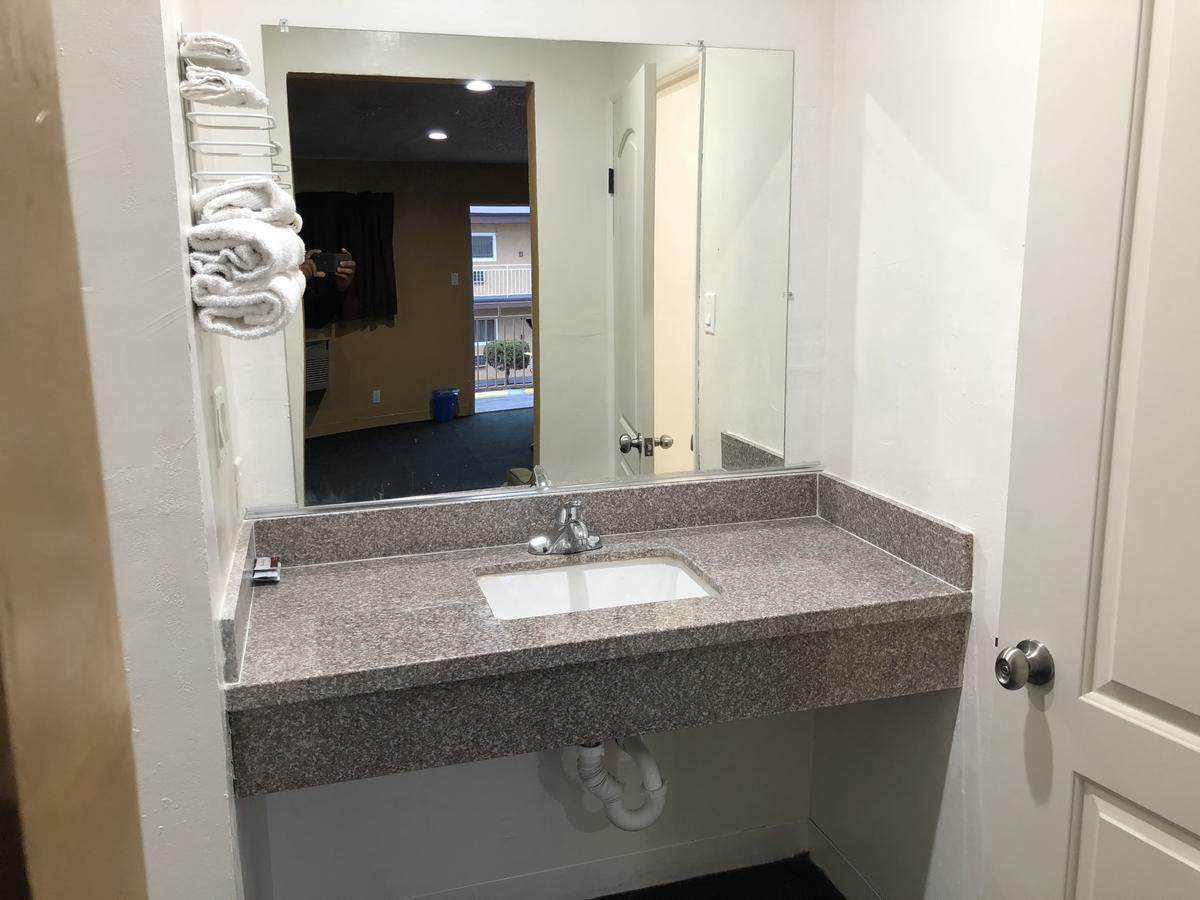 Los Angeles Inn & Suites - Lax West Athens Buitenkant foto