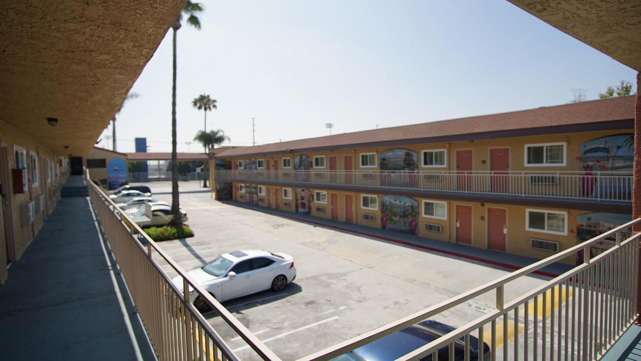 Los Angeles Inn & Suites - Lax West Athens Buitenkant foto